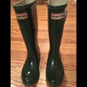 Hunter green “hunter” rain boots for kids